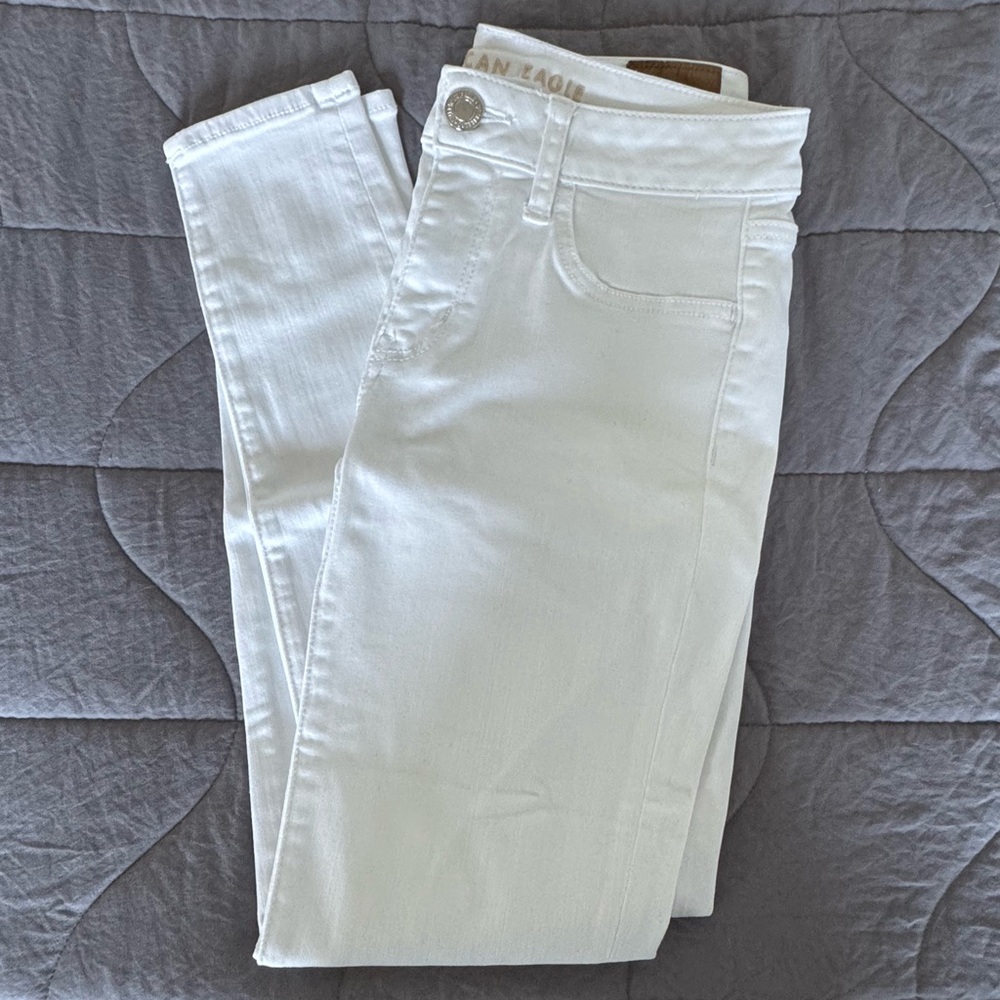 American Eagle Women's White Next Level Stretch Jeggings - Size 4 Short